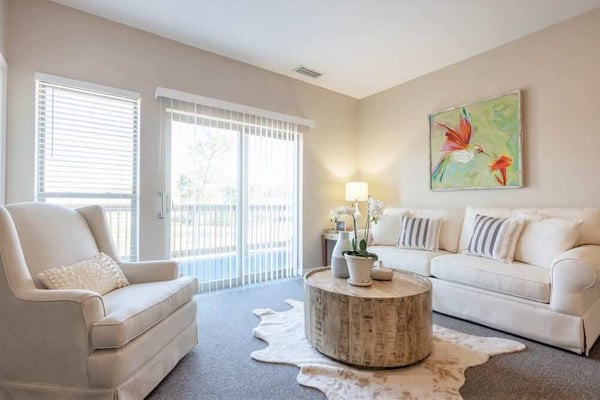 AL_1_Bed_Living_Room_2