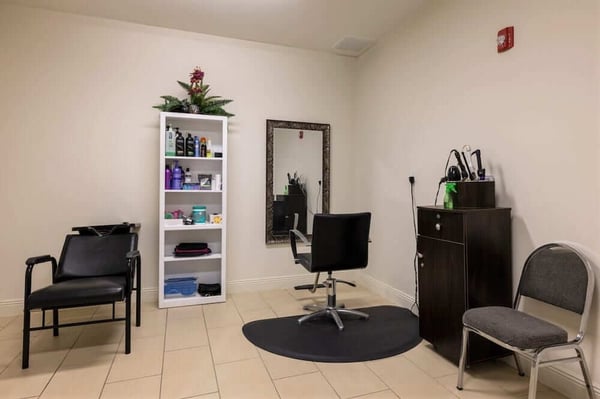 MC_Beauty_Salon